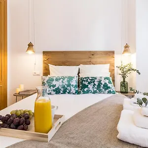 https://maria-zambrano-premium.hotelsinnerja.org
